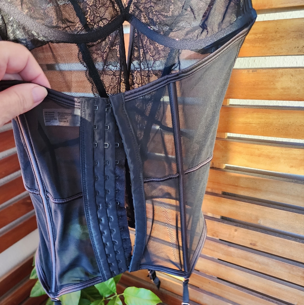 BRAS N THINGS corset bustier garter belt black mesh purple lace size 10 - Picture 13 of 14